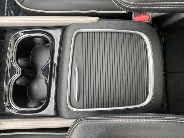 2023 Chrysler Pacifica Limited photo