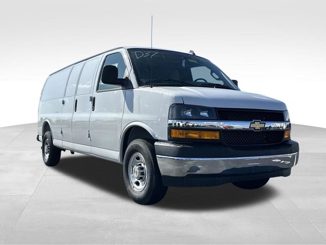 2025 Chevrolet Express Cargo 3500 RWD