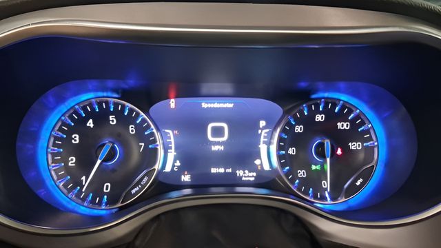 Used 2025 Chrysler Pacifica Van