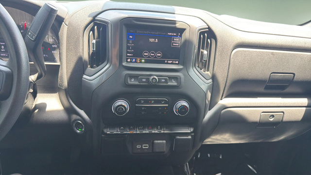 Used 2025 White Chevrolet Custom image 8