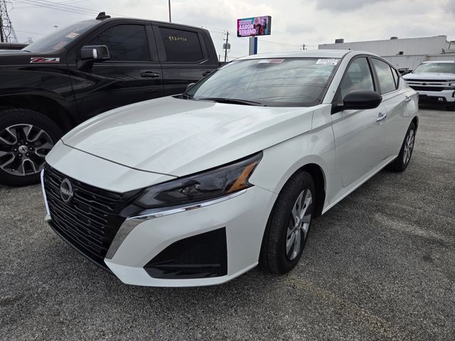 2025 Nissan Altima 2.5 S White at Bravo Nissan