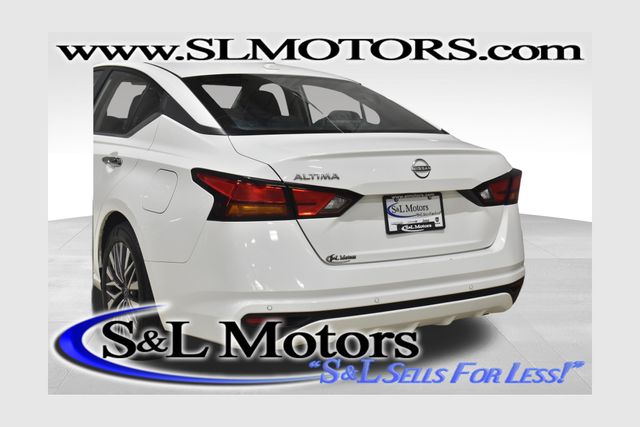Glacier White 2025 Nissan Altima Sedan Front-Wheel Drive Continuously Variable Transmission