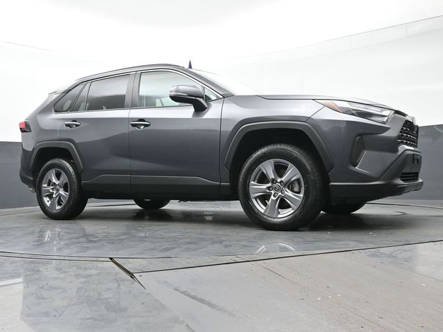 2022 Toyota RAV4 XLE 38