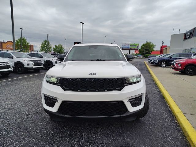 Used 2023 White Jeep Limited image 2