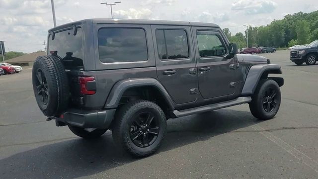 2022 Jeep Wrangler Unlimited Sahara Altitude 8