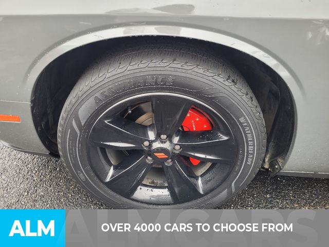 2019 Dodge Challenger SXT photo 2