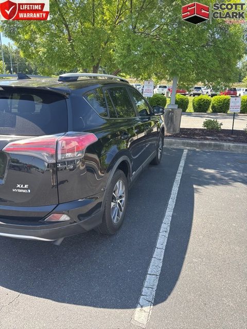 2017 Toyota RAV4 Hybrid XLE