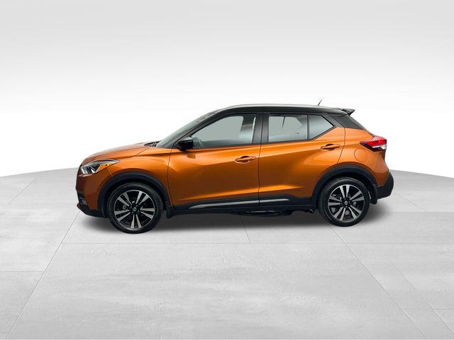 2020 Monarch Orange/Super Black Nissan Kicks SR FWD SUV
