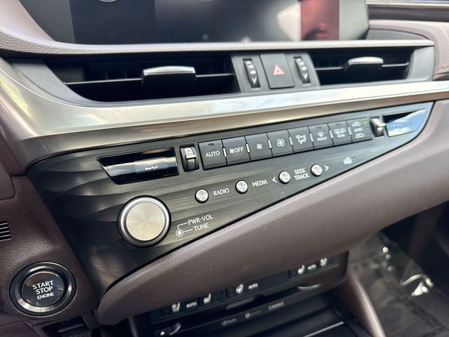 2021 Lexus ES - $33,498