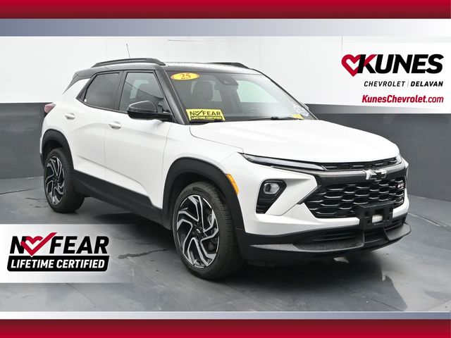White (Iridescent Pearl Tricoat) 2025 Chevrolet Trailblazer SUV / Crossover Front-Wheel Drive Continuously Variable Transmission