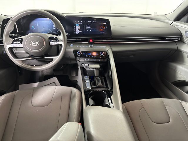 Used 2024 Hyundai Elantra Sedan