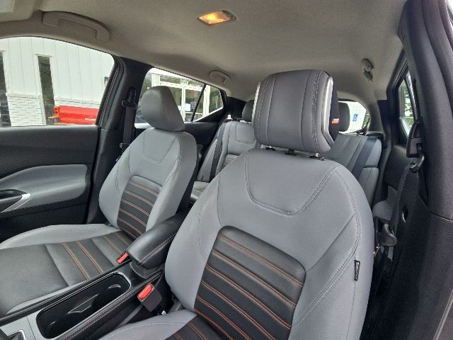 2024 Nissan Kicks SR:168732B
