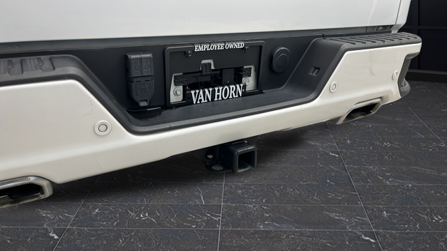 Used 2022 Iridescent Pearl Tricoat Chevrolet High Country image 43