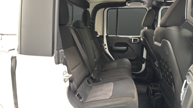 Used 2021 Bright White Clearcoat Jeep Mojave image 25