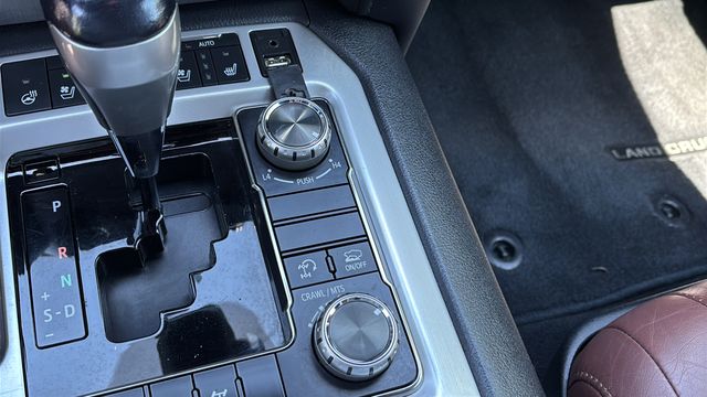 Used 2017 Black Toyota Base image 36