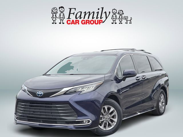 Blueprint 2022 Toyota Sienna XLE 7-Passenger FWD Minivan Front-Wheel Drive Continuously Variable Transmission