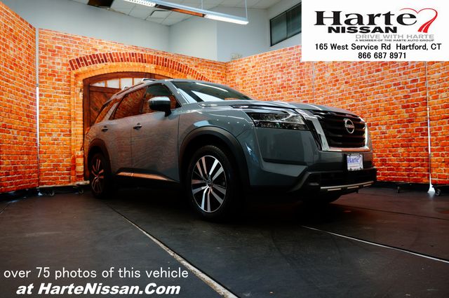 2023 Nissan Pathfinder Platinum