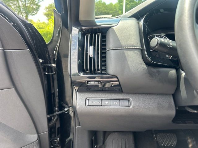 2025 Nissan Pathfinder SV - Photo 27