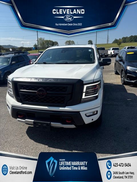 Glacier White 2024 Nissan Titan Pickup Truck Four-Wheel Drive 9-Speed Automatic