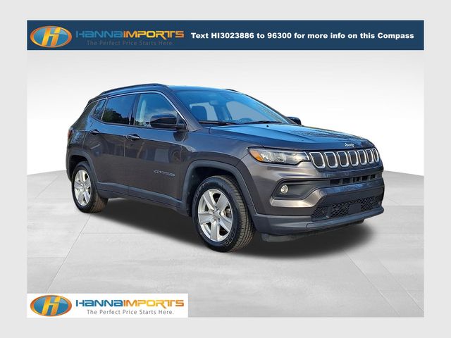 Gray (Granite Crystal Metallic Clearcoat) 2022 Jeep Compass Latitude FWD SUV / Crossover Front-Wheel Drive 6-Speed Automatic