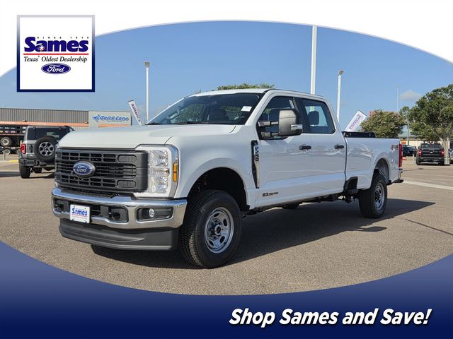 Oxford White 2026 Ford F-250 Super Duty Pickup Truck Four-Wheel Drive Automatic