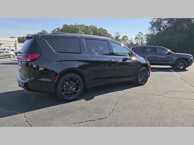 2026 Chrysler Pacifica Limited AWD