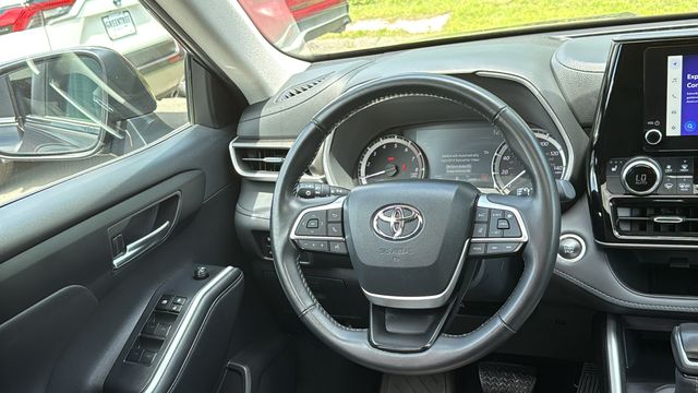 Used 2024 Toyota Highlander SUV