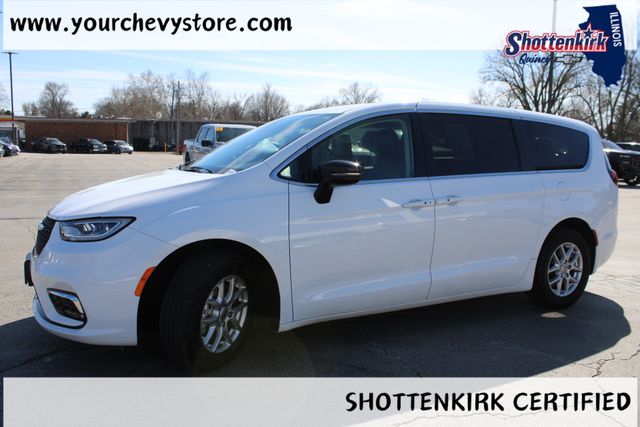 Used 2024 Chrysler Pacifica Van