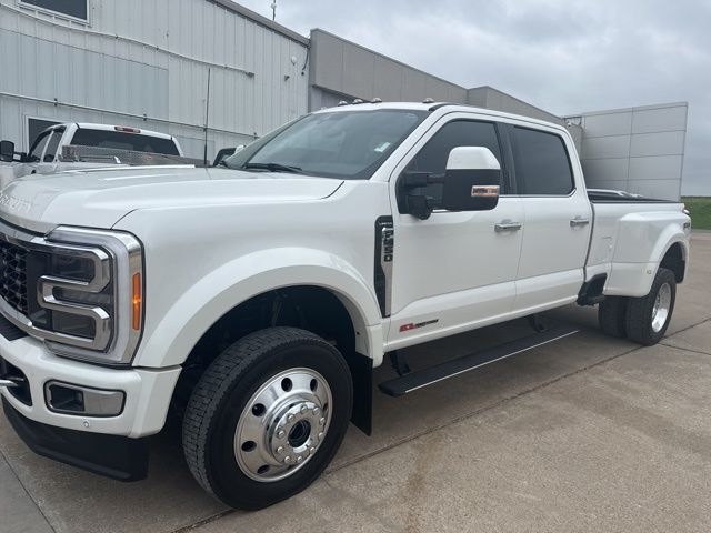 2023 Ford F-450 Super Duty Limited Crew Cab LB DRW 4WD