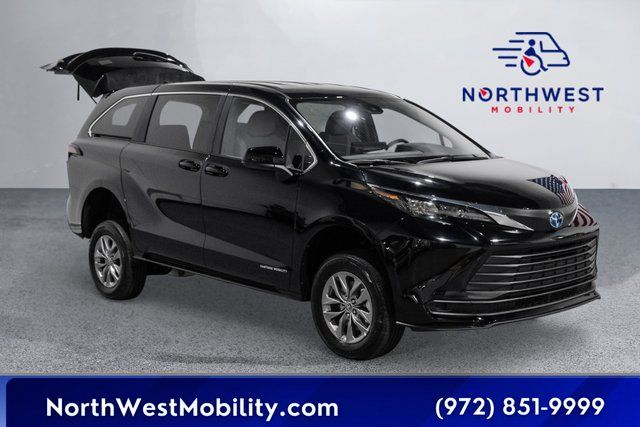 (SS281591) 2025 Toyota Sienna LE