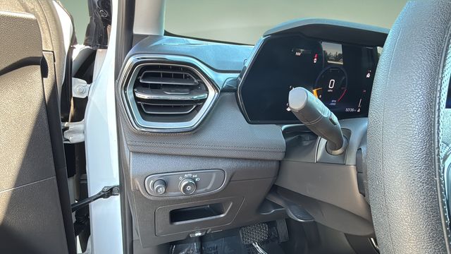 Used 2025 White Chevrolet LT image 21