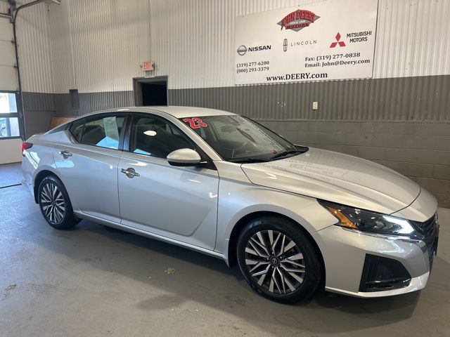 2023 Nissan Altima 2.5 SV FWD