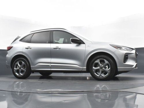 2023 Ford Escape ST-Line 23