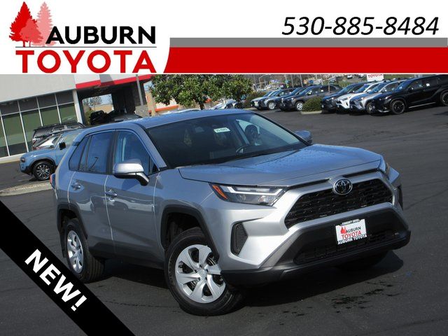 2025 Toyota RAV4 LE FWD