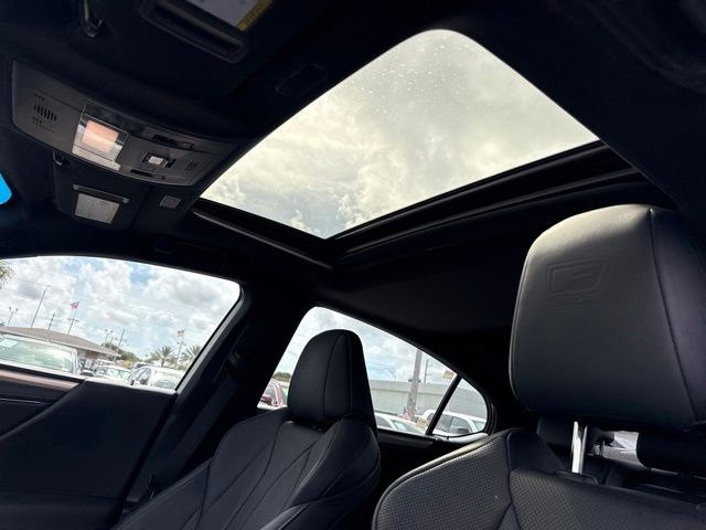 2022 Lexus ES - $39,888
