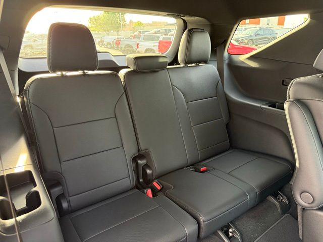 new 2026 Chevrolet Traverse car, priced at $46,575