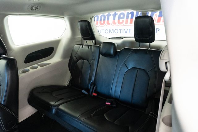 Used 2024 Chrysler Pacifica Van