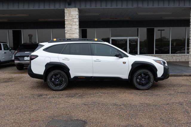 Crystal White Pearl 2025 Subaru Outback Wilderness AWD SUV / Crossover All-Wheel Drive Continuously Variable Transmission
