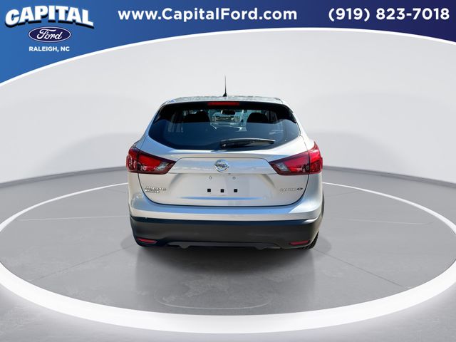 Used 2019 Silver Nissan S image 7