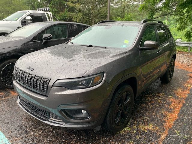 Gray (Granite Crystal Metallic Clearcoat) 2020 Jeep Cherokee Altitude 4WD SUV / Crossover Four-Wheel Drive 9-Speed Automatic
