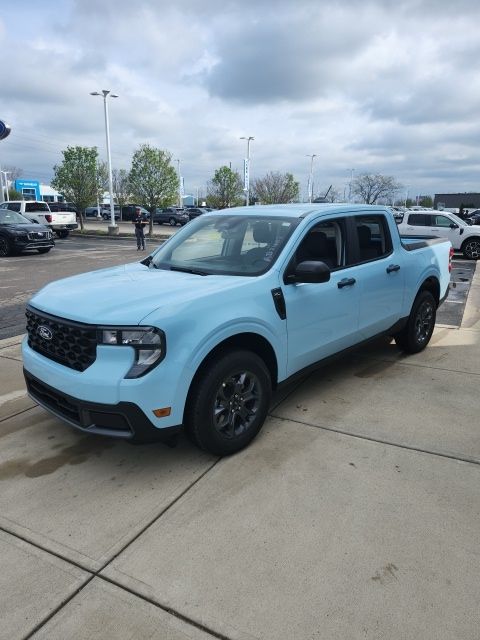 View vehicle photo 4