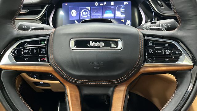 Used 2024 Bright White Clearcoat Jeep Summit image 16