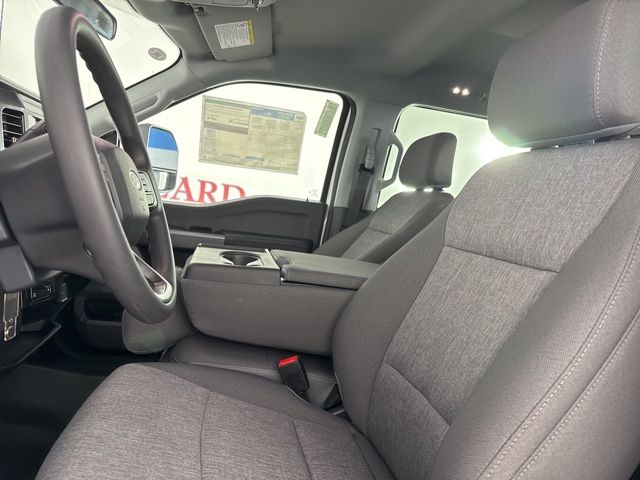 2025 Oxford White Ford Super Duty F-250 SRW XL 4X4 Truck