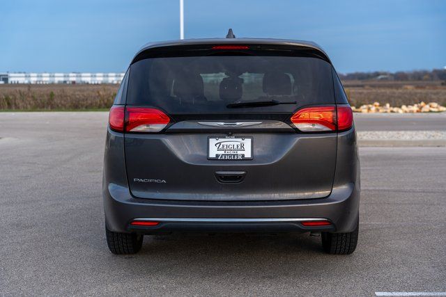 2017 Chrysler Pacifica Touring L 6