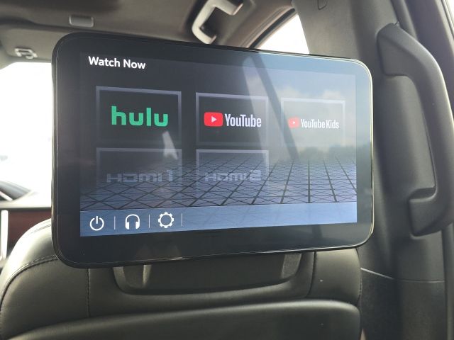 2023 GMC Yukon Denali Ultimate:C02667