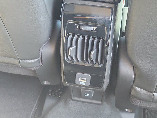 Used 2022 Black Jeep Latitude image 6