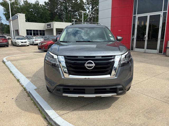 2024 Nissan Pathfinder Platinum - 1