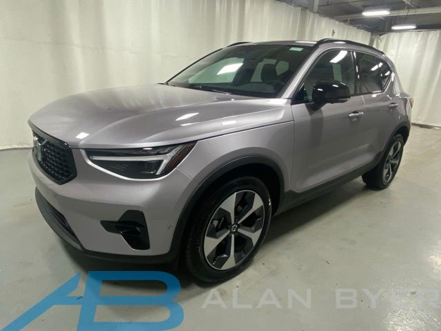 2026 Volvo XC40 B5 Plus AWD