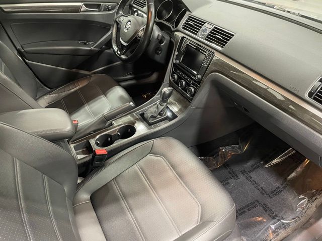 2017 Volkswagen Passat 1.8T SE photo