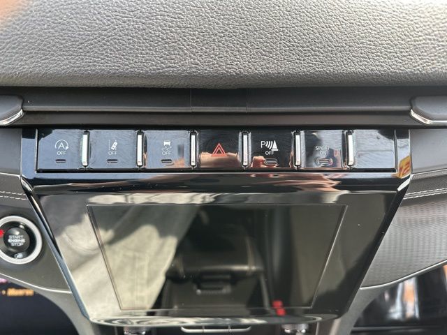 2024 Jeep Grand Cherokee L Altitude - Diamond Black Crystal Pearlcoat exterior view 14